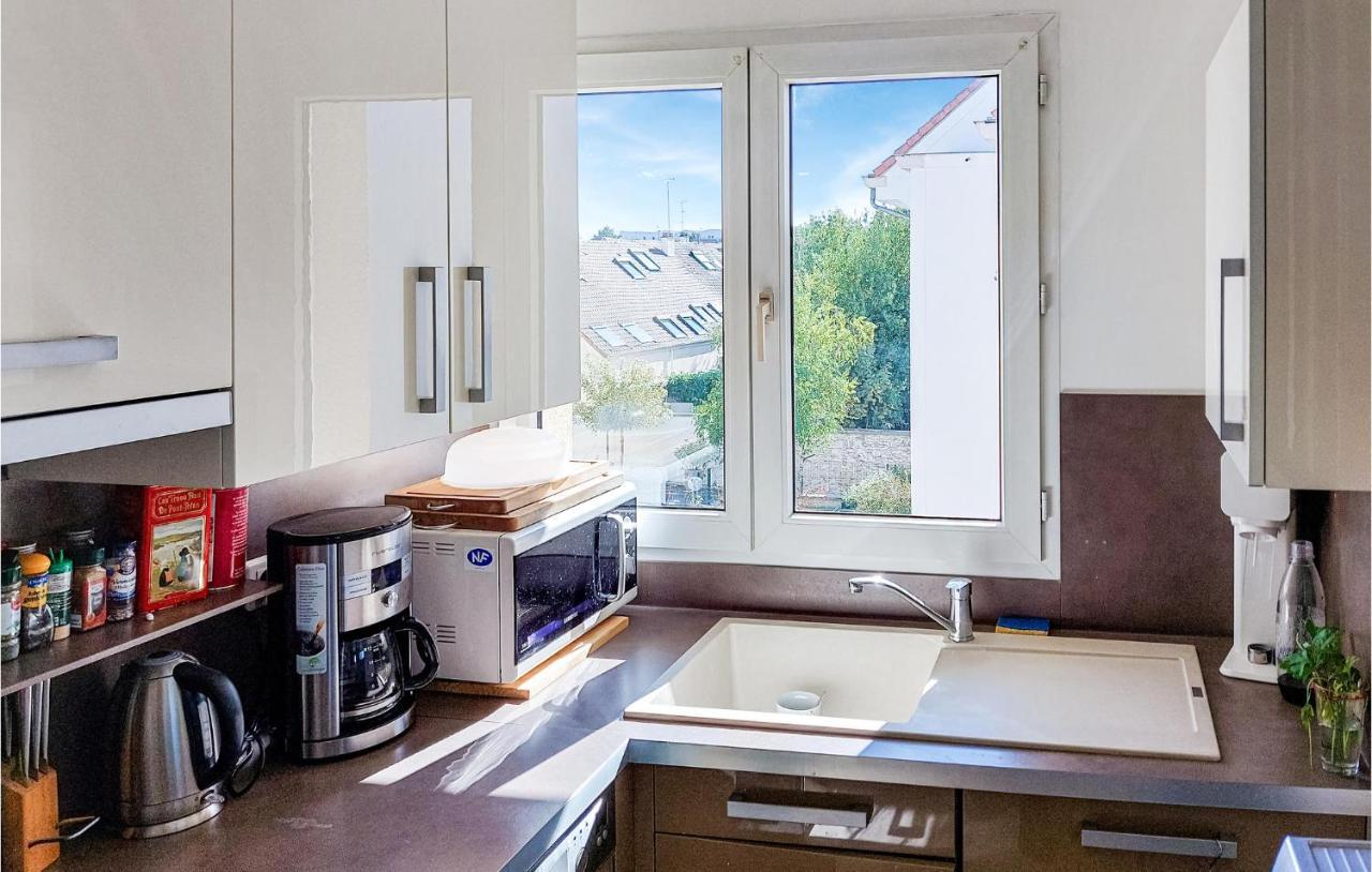 Awesome Apartment In Triel-Sur-Seine With Kitchen 외부 사진